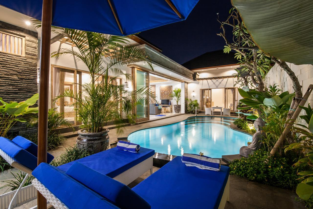 Ambermoon Villa 2 Seminyak Esterno foto